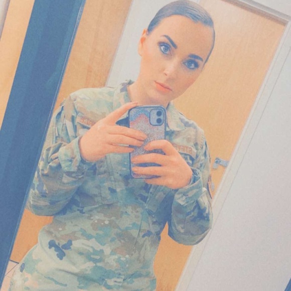 Meet your Posher, Michaela - Picture 1 of 1